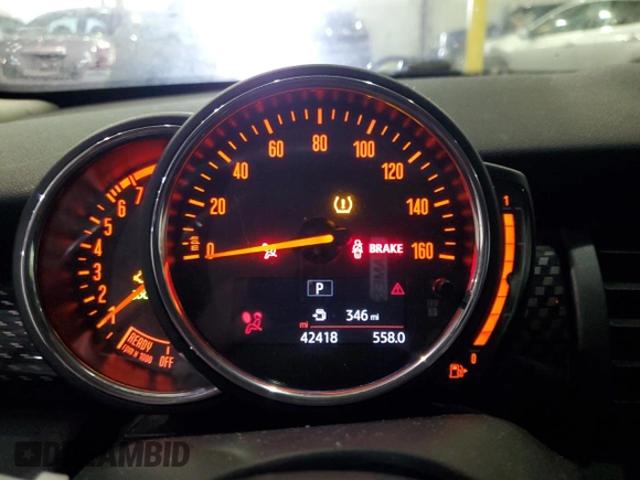 2018 MINI Hardtop 4 Door Cooper S z VIN WMWXU3C5XJ2F50470, wystawiony jako Copart lot #41575815 z przebiegiem 42 418 mil mil oraz Szkoda całkowita • Salvage title. Historia ofert i sprzedaży dostępna na DreamBid. Obrazek 9.