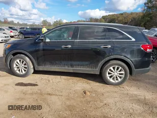 2018 Kia Sorento LX with VIN 5XYPG4A32JG350672, listed as a IAAI auction lot 40830917 with 82,437 mi miles. Bid and sale history available at carsss.com. Image 14.