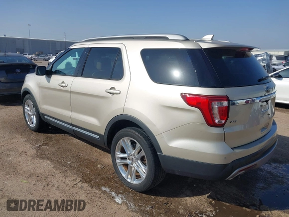 2017 Ford Explorer XLT z VIN 1FM5K7D89HGD85422, wystawiony jako IAAI lot #41787616 z przebiegiem 32 068 mil mil oraz . Historia ofert i sprzedaży dostępna na DreamBid. Obrazek 3.