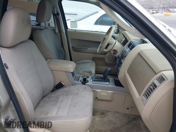 2012 Ford Escape XLT with VIN 1FMCU0D74CKA07739, listed as a IAAI auction lot 42100820 with 308,265 mi miles. Bid and sale history available at carsss.com. Image 5.