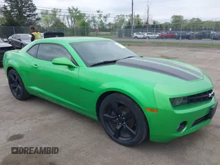 2011 Chevrolet Camaro 2LT z VIN 2G1FC1ED2B9142614, wystawiony jako IAAI lot #42043372 z przebiegiem 143 094 mil mil oraz . Historia ofert i sprzedaży dostępna na DreamBid. Obrazek 1.