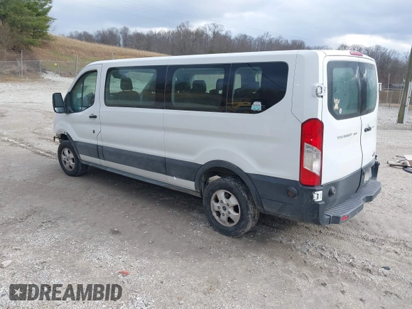 2019 Ford Transit Passenger XL z VIN 1FBZX2YM8KKA31871, wystawiony jako IAAI lot #41168344 z przebiegiem 95 957 mil mil oraz . Historia ofert i sprzedaży dostępna na DreamBid. Obrazek 3.