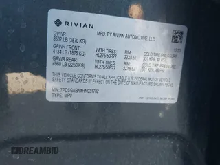 2024 Rivian R1S Adventure with VIN 7PDSGABAXRN031782, listed as a IAAI auction lot 41682181 with 1 mi miles. Bid and sale history available at carsss.com. Image 9.