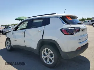 2024 Jeep Compass Latitude z VIN 3C4NJDBN6RT110585, wystawiony jako Copart lot #60543085 z przebiegiem 32 245 mil mil oraz Nie do naprawy • Non repairable. Historia ofert i sprzedaży dostępna na DreamBid. Obrazek 2.