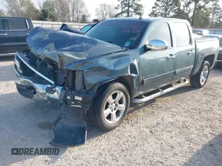 2007 Chevrolet Silverado 1500 LT w/1LT with VIN 2GCEC13C371619392, listed as a IAAI auction lot 41774504 with 269,105 mi miles. Bid and sale history available at carsss.com. Image 2.