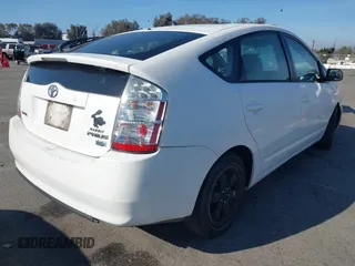 2004 Toyota Prius with VIN JTDKB20U840013618, listed as a IAAI auction lot 41867666 with 287,478 mi miles. Bid and sale history available at carsss.com. Image 4.