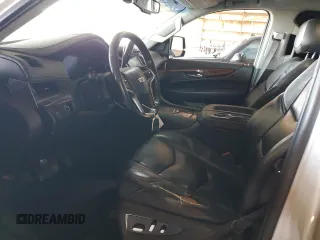 2016 Cadillac Escalade z VIN 1GYS3AKJ6GR439070, wystawiony jako Copart lot #57248985 z przebiegiem 221 014 mil mil oraz Tytuł czysty. Historia ofert i sprzedaży dostępna na DreamBid. Obrazek 7.