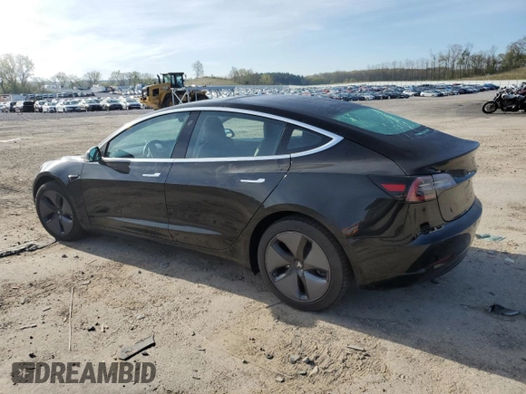 2018 Tesla Model 3 Long Range Battery z VIN 5YJ3E1EB4JF182495, wystawiony jako Copart lot #55627055 z przebiegiem 53 415 mil mil oraz Czysty tytuł • Clean title. Historia ofert i sprzedaży dostępna na DreamBid. Obrazek 2.