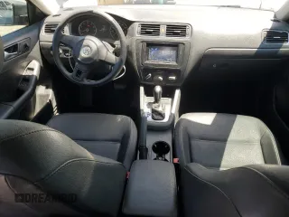 2012 Volkswagen Jetta SE z VIN 3VWDP7AJ2CM128574, wystawiony jako Copart lot #56896795 z przebiegiem 117 329 mil mil oraz Szkoda całkowita • Salvage title. Historia ofert i sprzedaży dostępna na DreamBid. Obrazek 8.