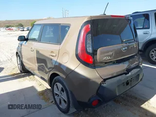 2014 Kia Soul with VIN KNDJN2A20E7077211, listed as a IAAI auction lot 42104641 with 90,241 mi miles and . Bid and sale history available at DreamBid. Image 3.