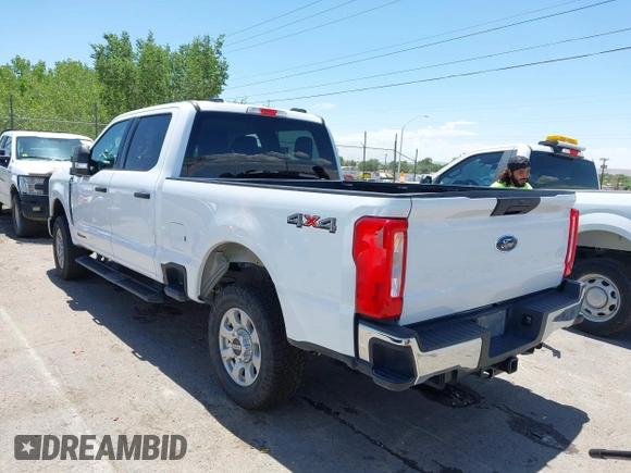 2024 Ford F-250 XL with VIN 1FT7W2BT9RED57676, listed as a IAAI auction lot 42593411 with 40,438 mi miles and . Bid and sale history available at DreamBid. Image 14.