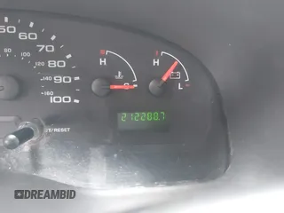 2008 Ford Econoline Passenger XL z VIN 1FBSS31L18DB21867, wystawiony jako IAAI lot #42199706 z przebiegiem Nie podano mil oraz . Historia ofert i sprzedaży dostępna na DreamBid. Obrazek 15.