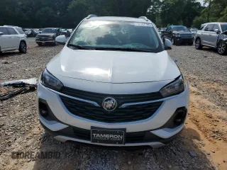 2021 Buick Encore GX Select z VIN KL4MMDSL1MB080983, wystawiony jako Copart lot #57167195 z przebiegiem Nie podano mil oraz Szkoda całkowita • Salvage title. Historia ofert i sprzedaży dostępna na DreamBid. Obrazek 5.