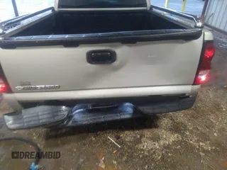 2006 Chevrolet Silverado 1500 LT1 with VIN 1GCEC19V56Z142057, listed as a IAAI auction lot 41752031 with 82,607 mi miles. Bid and sale history available at carsss.com. Image 6.
