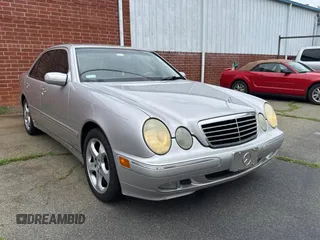 2002 Mercedes-Benz E 320 z VIN WDBJF65J12B493894, wystawiony jako Copart lot #61042565 z przebiegiem 209 829 mil mil oraz Czysty tytuł • Clean title. Historia ofert i sprzedaży dostępna na DreamBid. Obrazek 1.