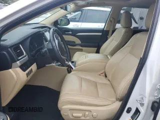 2018 Toyota Highlander SE z VIN 5TDJZRFH6JS554573, wystawiony jako Copart lot #60682225 z przebiegiem 81 373 mil mil oraz Szkoda całkowita • Salvage title. Historia ofert i sprzedaży dostępna na DreamBid. Obrazek 7.