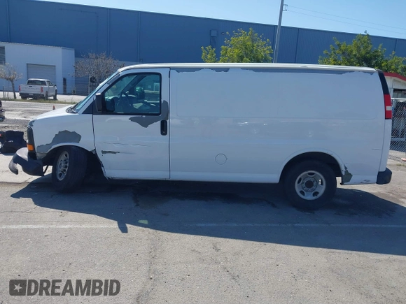 2007 GMC Savana Cargo with VIN 1GTGG25V471229750, listed as a IAAI auction lot 41851956 with 277,390 mi miles. Bid and sale history available at carsss.com. Image 14.