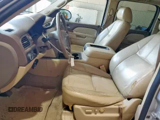 2010 Chevrolet Suburban LT с VIN 1GNUCJE06AR222604, выставлен на аукционе Copart как лот 61961725 с пробегом 206 588 миль миль и Чистый • Clean title. История ставок и продаж доступна на DreamBid. Изображение 7.