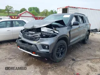 2023 Ford Explorer Timberline z VIN 1FMSK8JH1PGB87848, wystawiony jako IAAI lot #42099995 z przebiegiem 28 456 mil mil oraz . Historia ofert i sprzedaży dostępna na DreamBid. Obrazek 17.