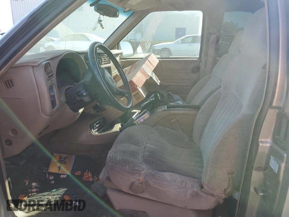 2002 Chevrolet S-10 LS with VIN 1GCCT19W628153388, listed as a Copart auction lot 47499415 with 171,329 mi miles and Salvage Title. Bid and sale history available at carsss.com. Image 7.