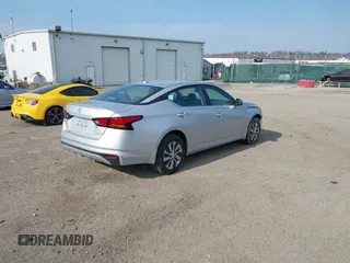 2019 Nissan Altima 2.5 S with VIN 1N4BL4BW0KC142252, listed as a IAAI auction lot 41722876 with 28,677 mi miles. Bid and sale history available at carsss.com. Image 4.