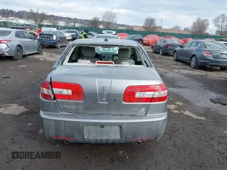 2008 Lincoln MKZ with VIN 3LNHM28T68R657068, listed as a IAAI auction lot 41431401 with 128,940 mi miles. Bid and sale history available at carsss.com. Image 16.