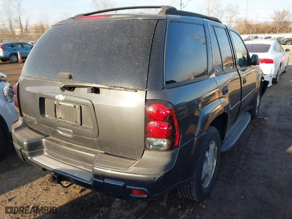 2007 Chevrolet TrailBlazer LT with VIN 1GNDT13S872125992, listed as a IAAI auction lot 41793457 with 183,511 mi miles. Bid and sale history available at carsss.com. Image 4.
