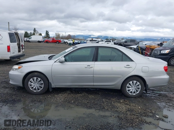 2006 Toyota Camry STD z VIN 4T1BE32K86U157718, wystawiony jako IAAI lot #41805465 z przebiegiem 327 299 mil mil oraz . Historia ofert i sprzedaży dostępna na DreamBid. Obrazek 14.