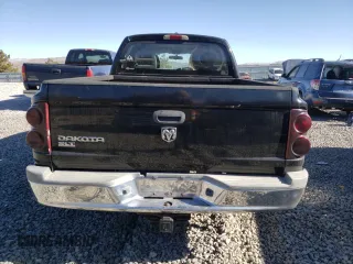2006 Dodge Dakota SLT with VIN 1D7HW48K76S632981, listed as a Copart auction lot 43036995 with 211,057 mi miles and Clean Title. Bid and sale history available at carsss.com. Image 6.
