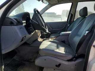2003 Mercedes-Benz M 350 z VIN 4JGAB57EX3A442341, wystawiony jako Copart lot #50286065 z przebiegiem 281 977 mil mil oraz Czysty tytuł • Clean title. Historia ofert i sprzedaży dostępna na DreamBid. Obrazek 7.