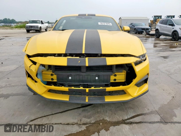 2024 Ford Mustang EcoBoost z VIN 1FA6P8TH1R5136181, wystawiony jako Copart lot #55121845 z przebiegiem 17 396 mil mil oraz Czysty tytuł • Clean title. Historia ofert i sprzedaży dostępna na DreamBid. Obrazek 5.