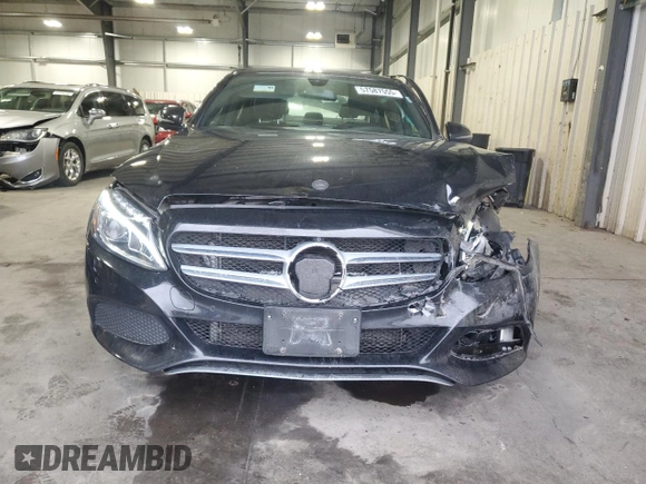 2018 Mercedes-Benz C 300 z VIN WDDWF4KB0JR404899, wystawiony jako Copart lot #57587555 z przebiegiem 89 790 mil mil oraz Szkoda całkowita • Salvage title. Historia ofert i sprzedaży dostępna na DreamBid. Obrazek 5.