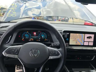 2024 Volkswagen Atlas SEL R-Line z VIN 1V2AE2CA6RC211638, wystawiony jako Copart lot #57856195 z przebiegiem 8 349 mil mil oraz Szkoda całkowita • Salvage title. Historia ofert i sprzedaży dostępna na DreamBid. Obrazek 9.