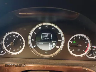 2012 Mercedes-Benz E 350 Luxury z VIN WDDHF8JB5CA563419, wystawiony jako IAAI lot #42184077 z przebiegiem 136 795 mil mil oraz . Historia ofert i sprzedaży dostępna na DreamBid. Obrazek 7.