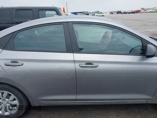 2022 Hyundai Accent SE z VIN 3KPC24A67NE183607, wystawiony jako IAAI lot #41948466 z przebiegiem 68 155 mil mil oraz . Historia ofert i sprzedaży dostępna na DreamBid. Obrazek 13.