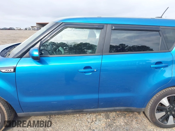 2016 Kia Soul + with VIN KNDJP3A55G7330696, listed as a IAAI auction lot 41936996 with 135,546 mi miles. Bid and sale history available at carsss.com. Image 14.