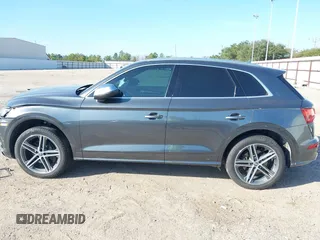 2018 Audi SQ5 Premium Plus z VIN WA1A4AFY1J2147407, wystawiony jako IAAI lot #40910292 z przebiegiem 74 942 mil mil oraz . Historia ofert i sprzedaży dostępna na DreamBid. Obrazek 14.