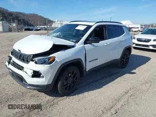 2022 Jeep Compass Latitude Lux с VIN 3C4NJDFB5NT172425, выставлен на аукционе IAAI как лот 41800293 с пробегом 34 588 миль миль и . История ставок и продаж доступна на DreamBid. Изображение 17.