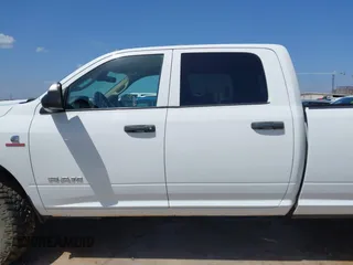 2019 Ram 2500 Tradesman with VIN 3C6UR5HLXKG621237, listed as a IAAI auction lot 42499165 with 79,899 mi miles and . Bid and sale history available at DreamBid. Image 14.