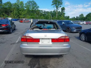 1998 Honda Accord LX z VIN 1HGCG5642WA268665, wystawiony jako IAAI lot #42183420 z przebiegiem 254 417 mil mil oraz . Historia ofert i sprzedaży dostępna na DreamBid. Obrazek 15.