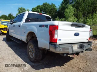 2019 Ford F-250 XL с VIN 1FT7W2B63KEG81657, выставлен на аукционе IAAI как лот 42456087 с пробегом 100 375 миль миль и . История ставок и продаж доступна на DreamBid. Изображение 3.