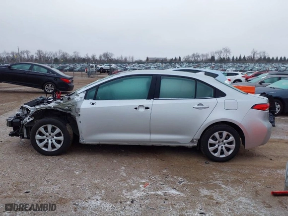 2024 Toyota Corolla LE with VIN 5YFB4MDE5RP173235, listed as a IAAI auction lot 41260050 with 8,701 mi miles. Bid and sale history available at carsss.com. Image 15.