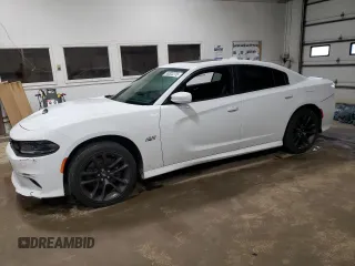 2020 Dodge Charger Scat Pack Widebody z VIN 2C3CDXGJ6LH107132, wystawiony jako Copart lot #55322275 z przebiegiem Nie podano mil oraz Szkoda całkowita • Salvage title. Historia ofert i sprzedaży dostępna na DreamBid. Obrazek 1.