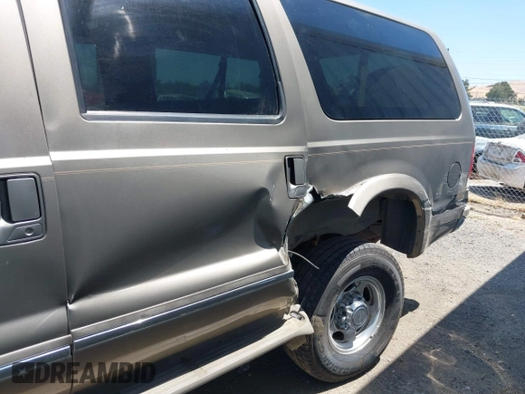 2002 Ford Excursion Limited z VIN 1FMNU43S72EA30242, wystawiony jako IAAI lot #42604414 z przebiegiem 209 106 mil mil oraz . Historia ofert i sprzedaży dostępna na DreamBid. Obrazek 6.