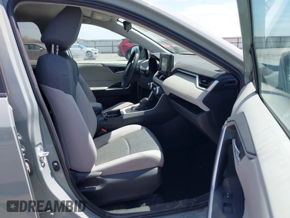 2020 Toyota RAV4 Hybrid XLE z VIN 4T3RWRFVXLU005428, wystawiony jako IAAI lot #42223346 z przebiegiem 123 168 mil mil oraz . Historia ofert i sprzedaży dostępna na DreamBid. Obrazek 5.
