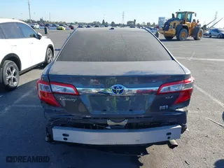 2014 Toyota Camry Hybrid LE with VIN 4T1BD1FK5EU106743, listed as a IAAI auction lot 41323019 with 84,511 mi miles. Bid and sale history available at carsss.com. Image 17.