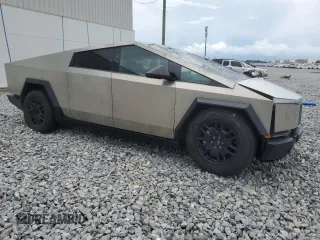 2024 Tesla Cybertruck Cyberbeast с VIN 7G2CEHEE3RA017028, выставлен на аукционе Copart как лот 59886675 с пробегом Не указан миль и Списание • Salvage title. История ставок и продаж доступна на DreamBid. Изображение 4.