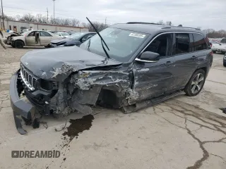 2024 Jeep Grand Cherokee Limited z VIN 1C4RJHBG8RC697037, wystawiony jako Copart lot #47288305 z przebiegiem 6 971 mil mil oraz Szkoda całkowita • Salvage title. Historia ofert i sprzedaży dostępna na DreamBid. Obrazek 1.