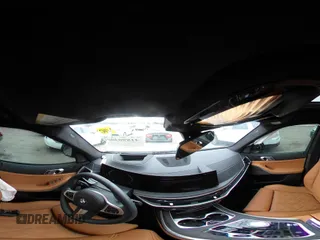 2024 BMW X7 xDrive40i z VIN 5UX23EM01R9V59412, wystawiony jako IAAI lot #41890300 z przebiegiem 11 867 mil mil oraz . Historia ofert i sprzedaży dostępna na DreamBid. Obrazek 18.