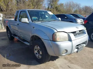 2001 Nissan Frontier 2WD SE Desert Runner with VIN 1N6ED26T31C335077, listed as a IAAI auction lot 41716733 with 308,298 mi miles. Bid and sale history available at carsss.com. Image 1.